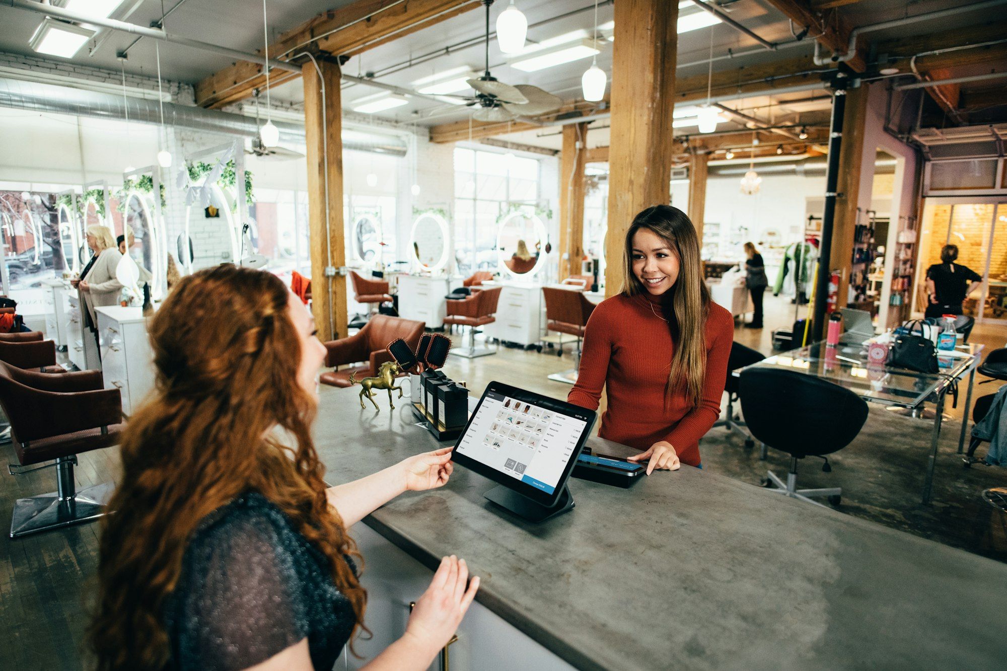 Customer Satisfaction Explained : 5 Essential Factors